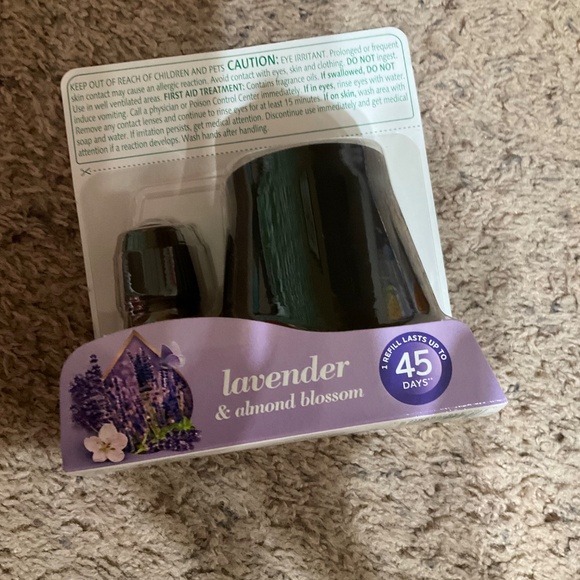 2-PC Bundle 1Air Wick Essential Mist Starter Kit and 1Glade Odor Fighting Mist - Picture 4 of 11